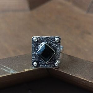 Elegant Black Silver Ring